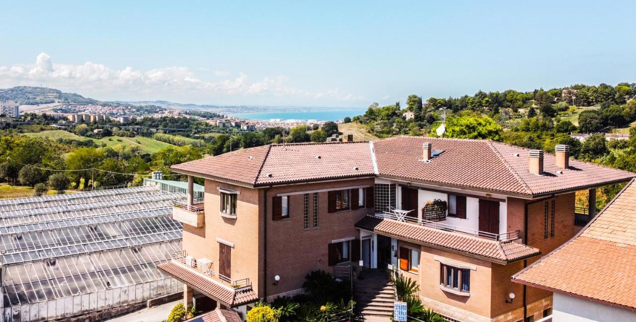 Fiori Del Conero Villa Ancona Bagian luar foto