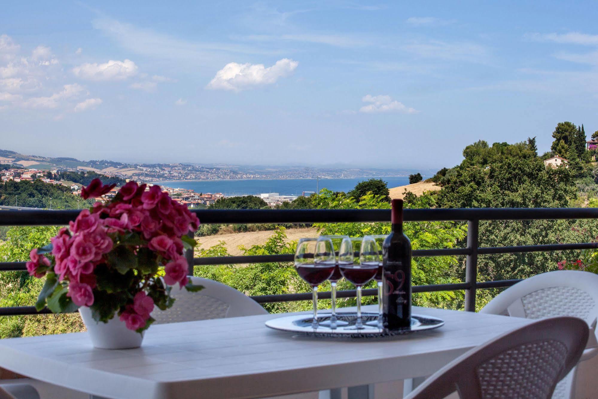 Fiori Del Conero Villa Ancona Bagian luar foto